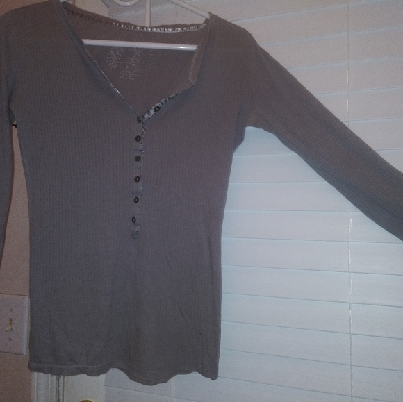 Shirt - Picture 2 of 6